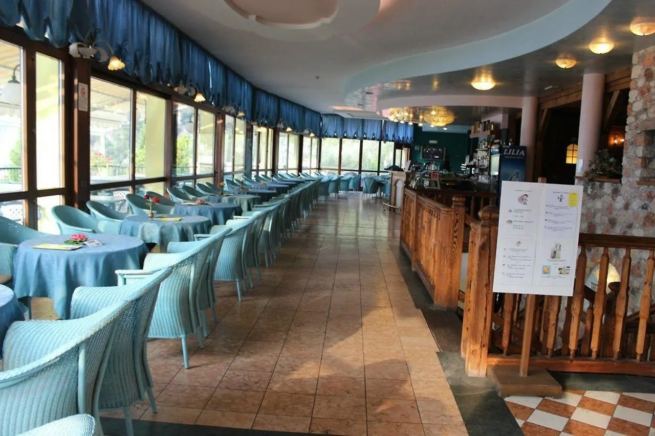Centro Vacanze La Limonaia Limone sul Garda 3*,