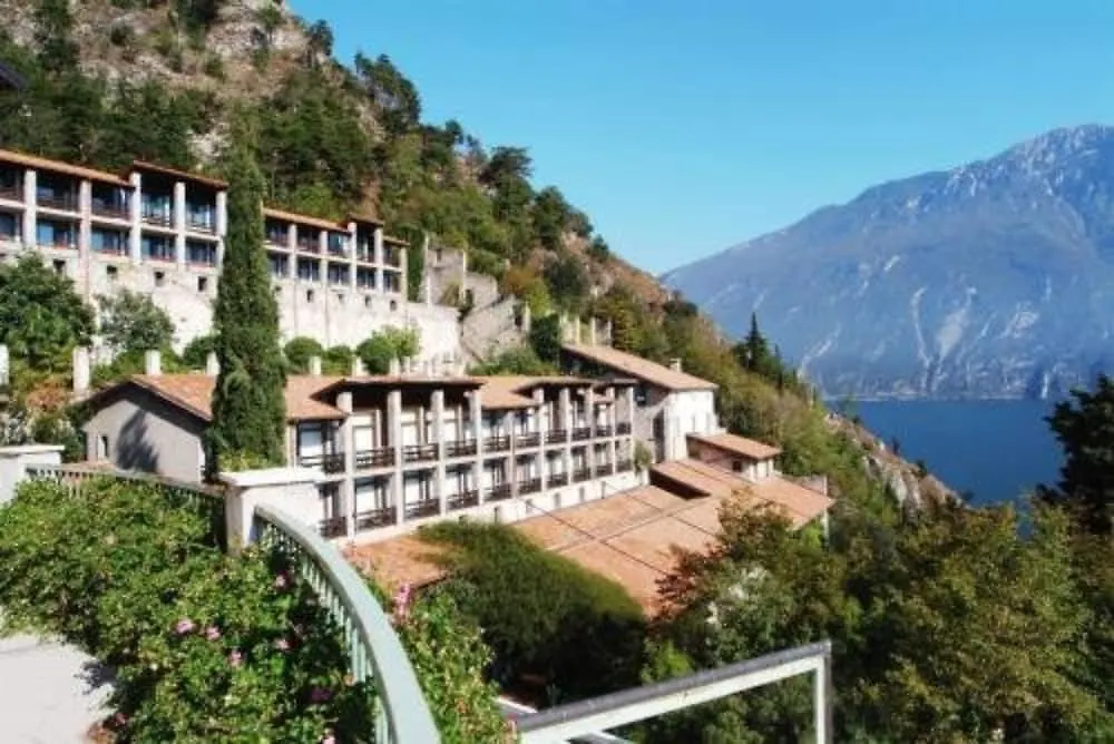 Centro Vacanze La Limonaia Limone sul Garda Hotel