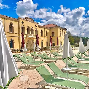 Parc San Pietro , Spiazzi Di Caprino Italien