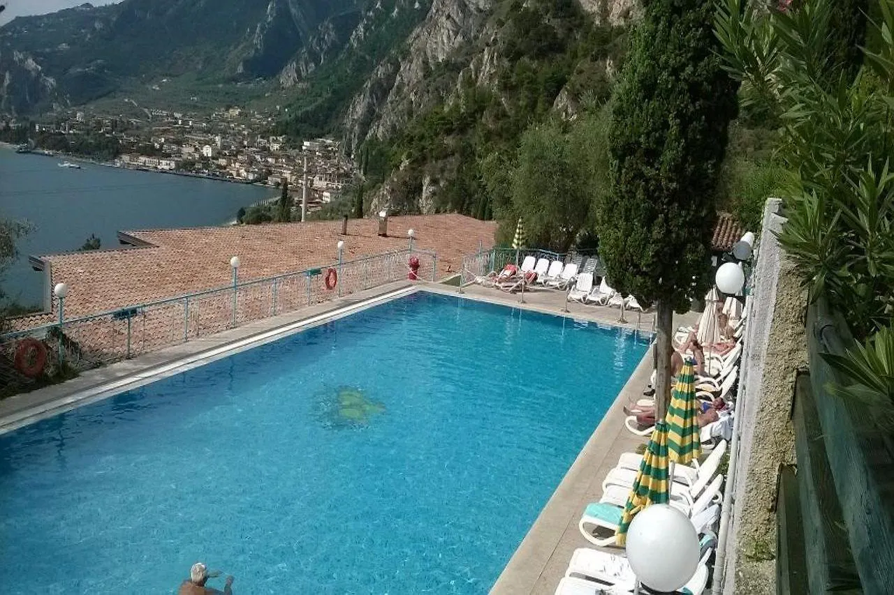 Centro Vacanze La Limonaia Limone sul Garda 3*,