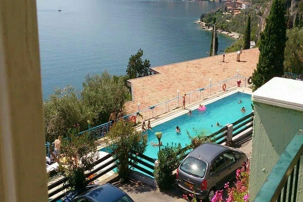 Otel Centro Vacanze La Limonaia Limone sul Garda